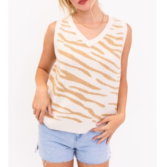 Le Lis Collection Ivory And Tan Animal‎ Tiger Print Knit Sweater Vest Size M - Picture 1 of 14